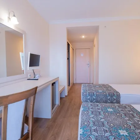 Sun Hill 4* Side