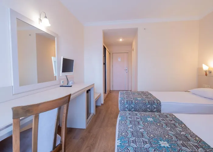 Sun Hill 4* Side